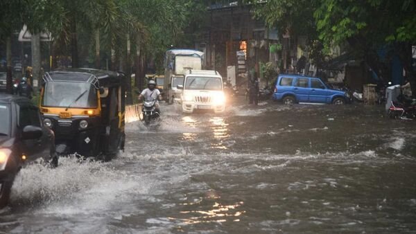भारी बारिश ने मचाई तबाही, 29 लोगों की मौत, मुख्य सचिव ने जारी किये निर्देश
