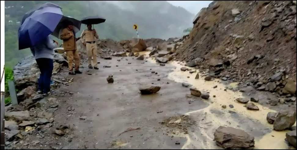 मलबा आने से National Highway बंद, जाम में फंसे लोग