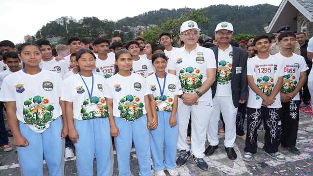 राज्यपाल ने विश्व पर्यावरण दिवस के अवसर पर मिनी मैराथन को हरी झंडी दिखाकर रवाना किया