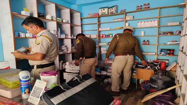 निरीक्षण में अनियमितताएं पाए जाने पर औषधि विक्रेताओं के विरुद्ध कानूनी कार्रवाई