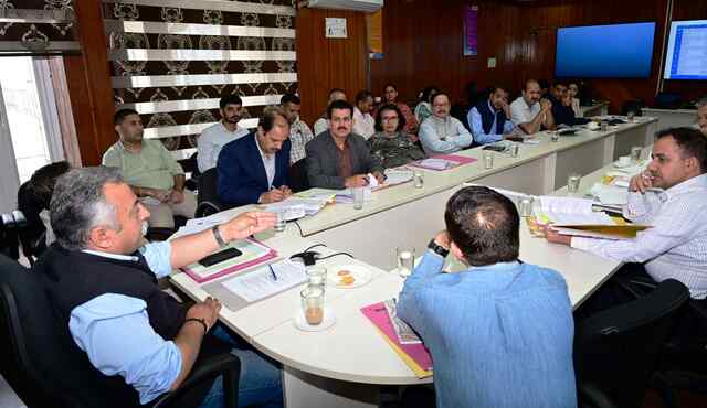 समाज को शिक्षित करने और सकारात्मक परिवर्तन लाने में मीडिया की महत्वपूर्ण भूमिका