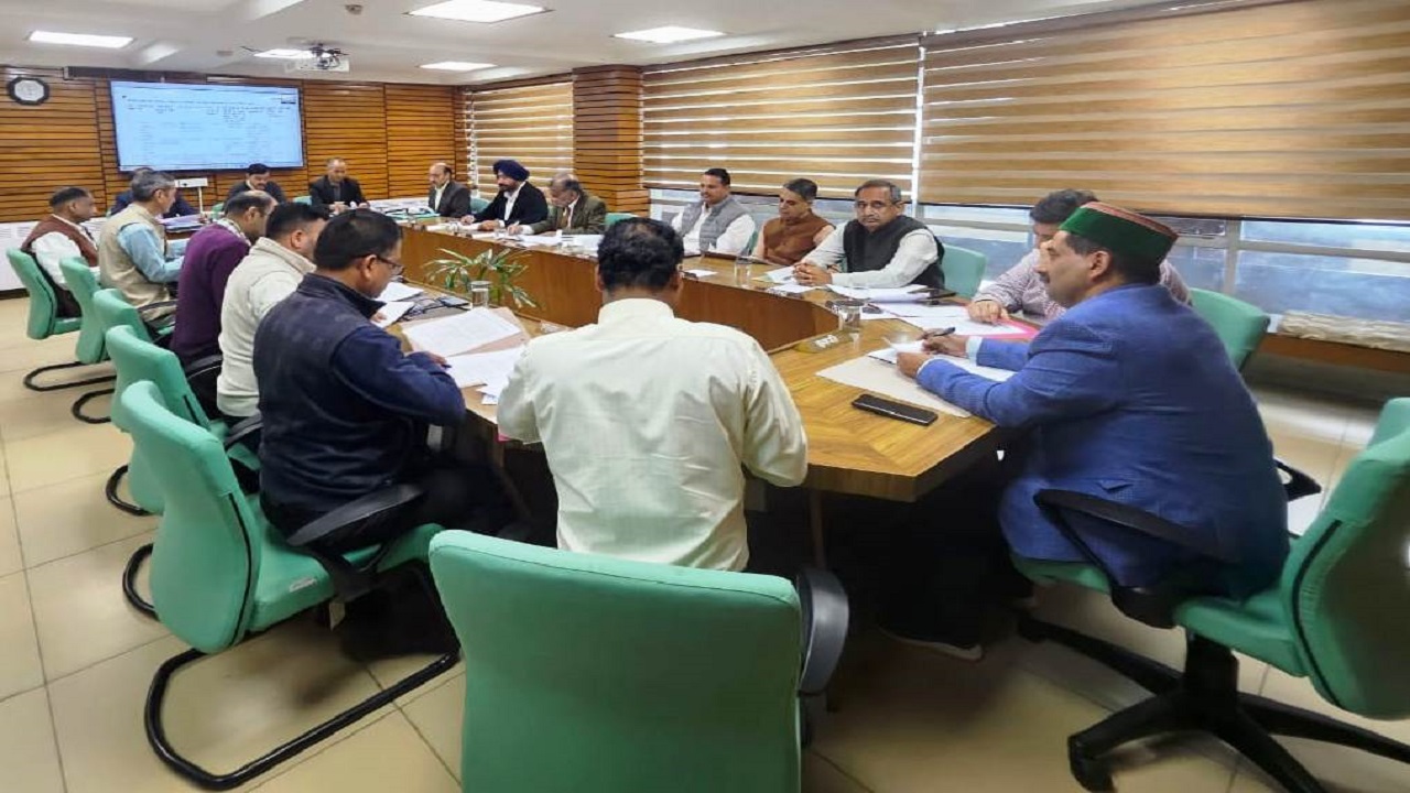 हिमाचल में जल विद्युत परियोजनाओं की प्रगति पर मंथन, समिति करेगी स्थल निरीक्षण