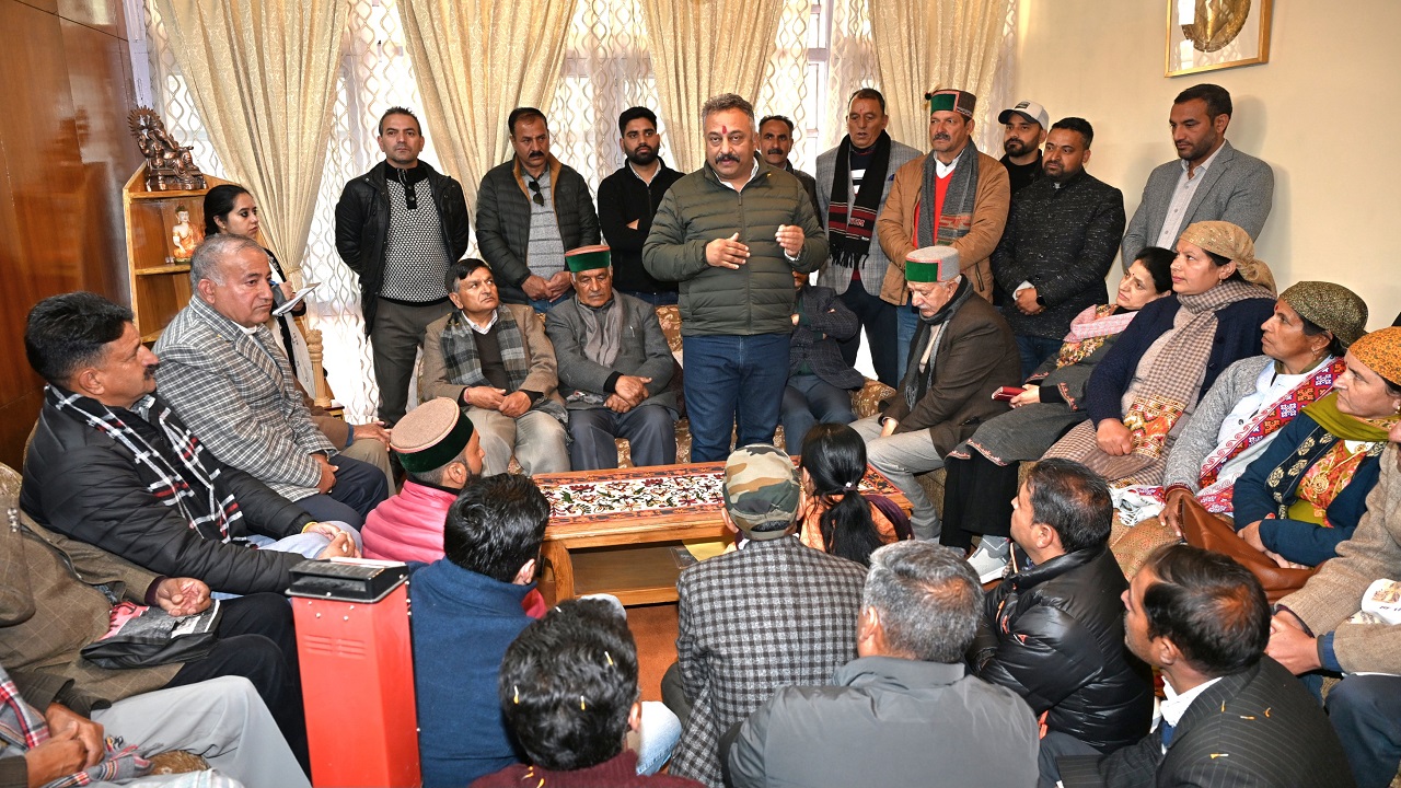 शिक्षा मंत्री से नावर क्षेत्र के प्रतिनिधियों से की भेंट, महत्वपूर्ण मुद्दों पर हुई चर्चा