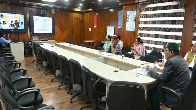 स्वास्थ्य मंत्री ने रोगी कल्याण समिति की बैठक की अध्यक्षता की