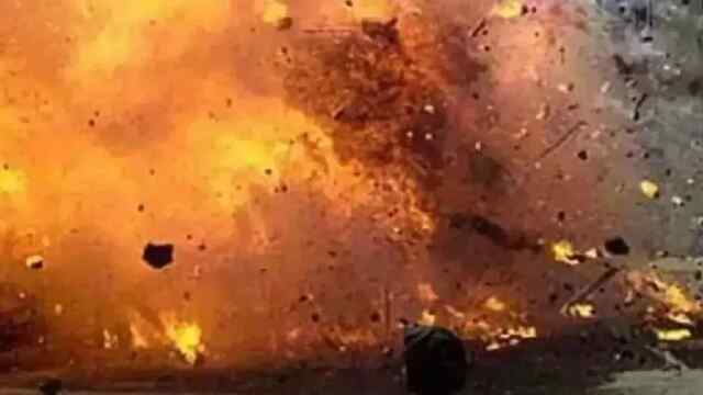 छत्तीसगढ़ में नक्सलियों ने किए कई  IED ब्लास्ट, 11 जवान घायल