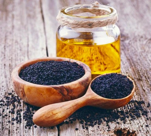 कलौंजी का तेल: सेहत, त्वचा और बालों के लिए एक चमत्कारी उपाय