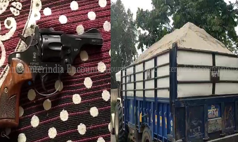 Punjab News: अवैध माइनिंग के खिलाफ पुलिस की रेड, 8 गिरफ्तार, 6 ट्रैक्टर, जेसीबी सहित हथियार बरामद, देखें वीडियो