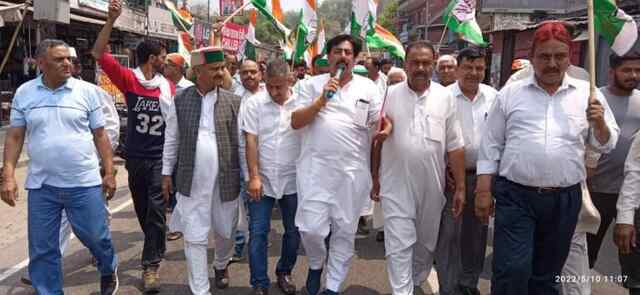 कुटलैहड़ कांग्रेस का थानाकलां में पुलिस पेपर लीक प्रकरण को लेकर धरना प्रदर्शन