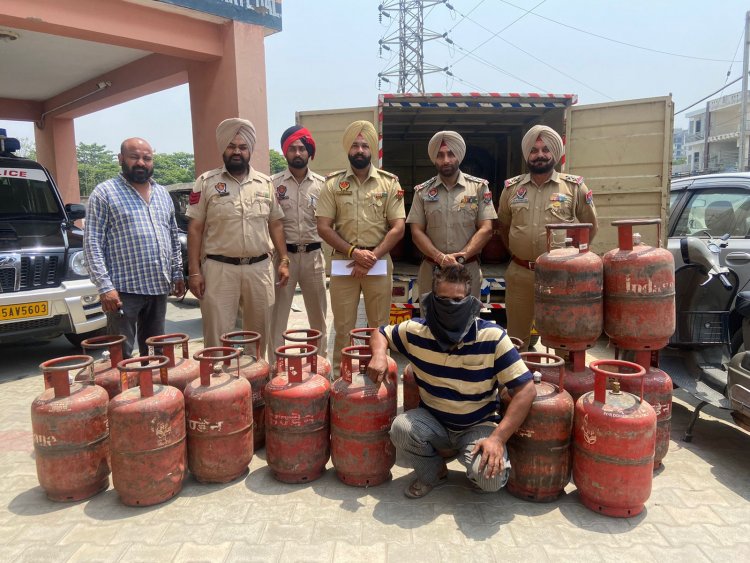 जालंधरः 25 सिलेंडर सहित एक गिरफ्तार