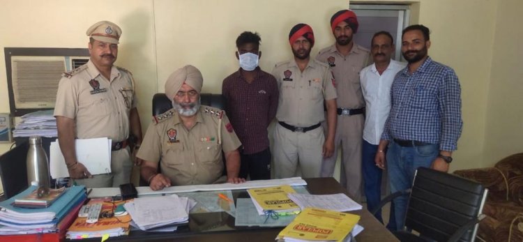 जालंधरः छुरी दिखाकर मोबाइल छीनने वाला लुटेरा गिरफ्तार …