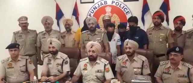 Phagwara: Ekam Collection का संचालक निकला अफ़ीम तस्कर, 3 साथियों सहित गिरफ्तार 