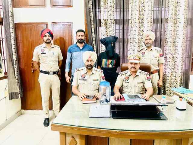 Jalandhar: खिलौना पिस्तौल दिखाकर दुकानदार को लूटने वाला गिफ्तार