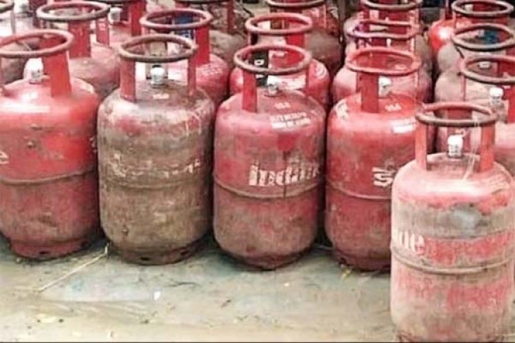 होली से पहले बढ़ी गैस की कीमत! इस तरह सस्ते में बुक करें LPG सिलेंडर