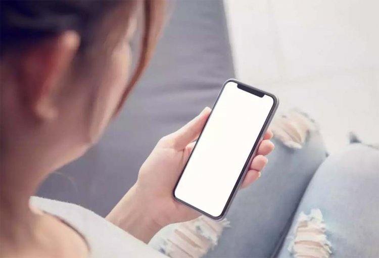 मोबाईल फोन से पत्नी की हकीकत जान दंग रहा गया पति