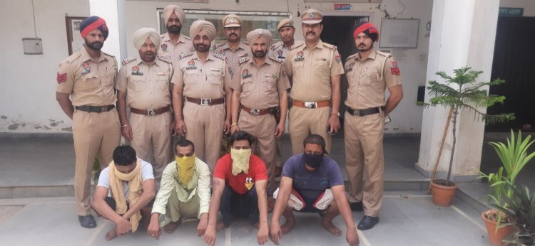 नशीले पदार्थ और 2 पेटी अवैध शराब सहित 4 गिरफ्तार
