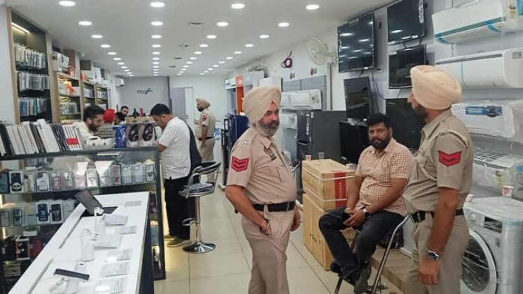 Mobile World पर जीएसटी विभाग ने दी दबिश….
