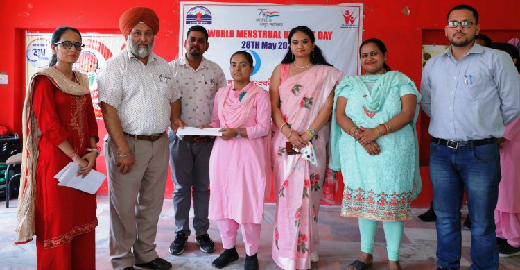 बीएड कॉलेज समूर खुर्द में मनाया जिला स्तरीय विश्व मासिक धर्म स्वच्छता दिवस
