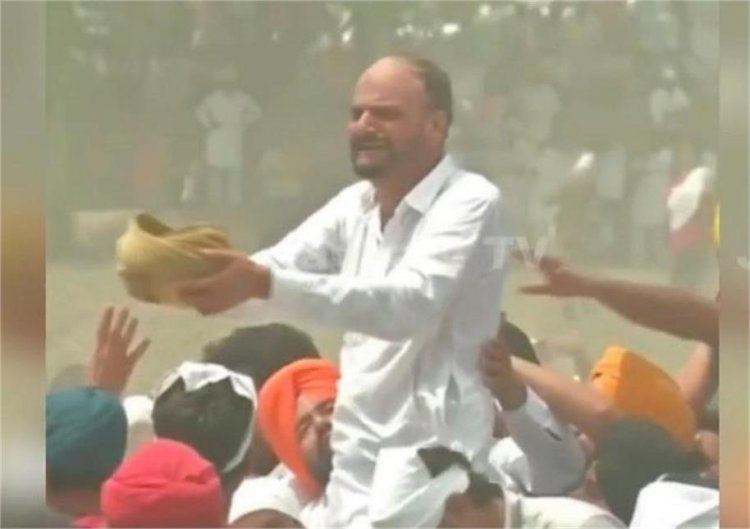 पंचतत्व में विलीन हुआ सिद्धू मूसेवाला, पिता ने दी मुखाग्नि