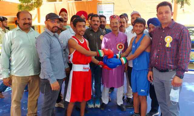 बसदेहड़ा स्कूल को मिला बॉक्सिंग रिंग, सतपाल सिंह सत्ती ने किया शुभारंभ