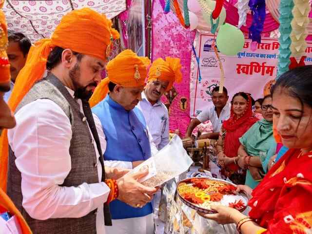 पिपलू मेले में आकर्षण का केंद्र बनी सोमभद्रा उत्पादों की प्रदर्शनी, खरीददारों की उमड़ी भीड़