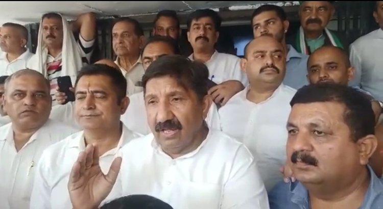 नेशनल हेराल्ड केस में राहुल गांधी को तलब किए जाने पर हिमाचल कांग्रेस ने किया विरोध प्रदर्शन