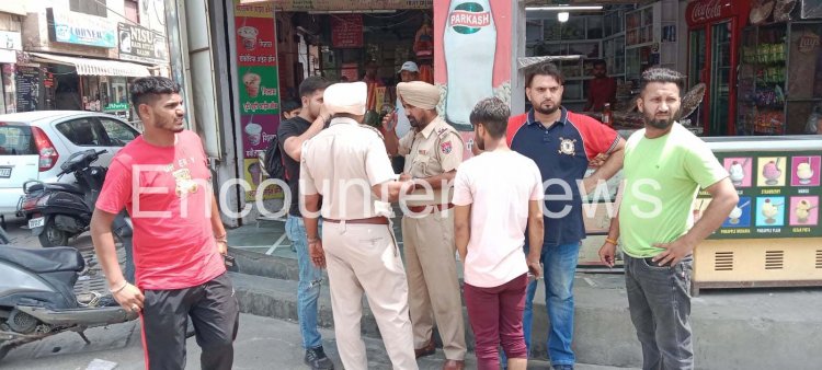 जालंधरः दिन-दिहाड़े गाजीगुल्ला रोड पर लाखों की लूट