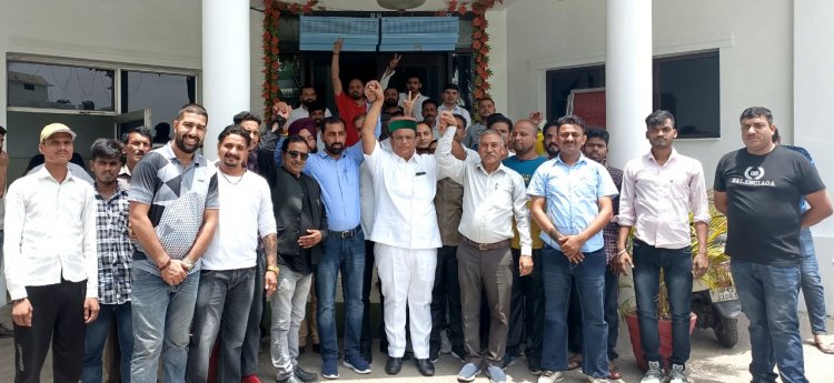 देश में हालात खराब, सरकार पूंजीपतियों की गुलाम: संजय गावा