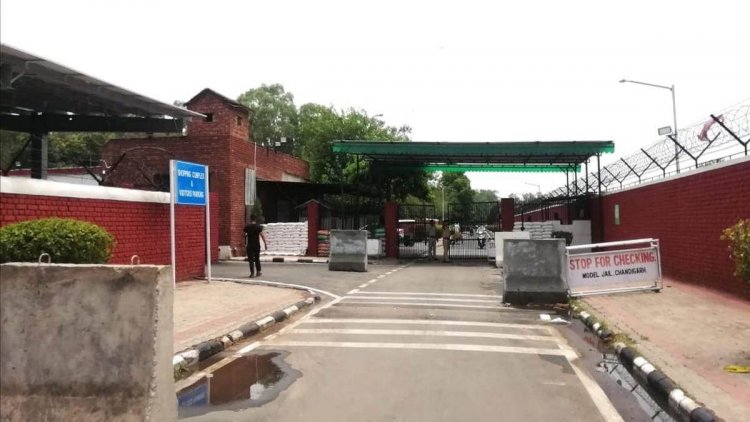 चंडीगढ़ की जेल में ब्लास्ट, मौके पर पहुंची 4 थानों की पुलिस….