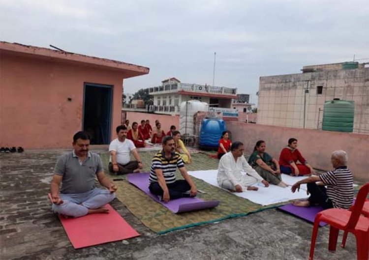 योग को जीवन पद्वति के रुप में अपनाकर स्वस्थ समाज की परिकल्पना को साकार किया जा सकता: जितेंद्र कंवर