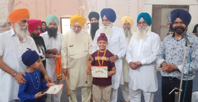 ਸਿਮਰਨ – ਗੁਰਬਾਣੀ ਅਭਿਆਸ ਸੁੰਦਰ ਲਿਖਾਈ ਮੁਹਿੰਮ ਤਹਿਤ ਸ਼ਬਦ ਗੁਰੂ ਪ੍ਰਚਾਰ ਸਭਾ ਅਤੇ ਸ਼੍ਰੋਮਣੀ ਗੁਰਦੁਆਰਾ ਪ੍ਰਬੰਧਕ ਕਮੇਟੀ ਵੱਲੋਂ ਧਾਰਮਿਕ ਸਮਾਗਮ ਕਰਵਾਇਆ ਗਿਆ