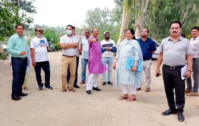 सतपाल सत्ती ने क्षेत्रीय अस्पताल ऊना का किया निरीक्षण