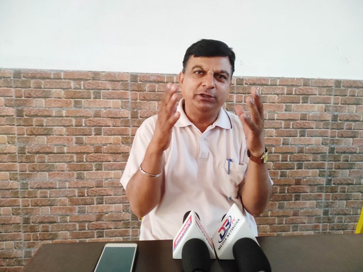 मुख्यमंत्री मर्यादित भाषा में बात करें नेता प्रतिपक्ष का काम है मुद्दे उठाना: विजय डोगरा
