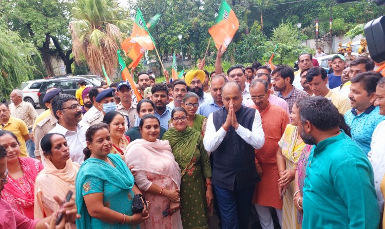 ऊना पधारने पर मुख्यमंत्री जयराम का जोरदार स्वागत