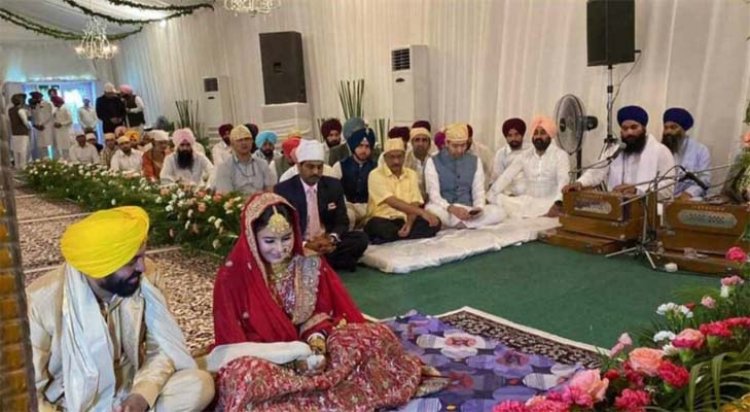 पंजाब: शादी के बंधन में बंधे सीएम मान और डॉ. गुरप्रीत कौर, देखें तस्वीरें