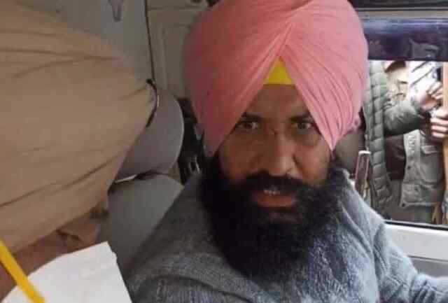 पंजाबः पूर्व विधायक ने साथियों सहित किया कोर्ट में सरेंडर