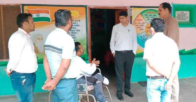 डीसी ने राजकीय प्राईमरी स्कूल बढे़ड़ा राजपूतां का किया निरीक्षण