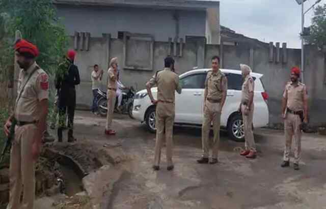 पंजाबः IG Parmar ने मंडियानी गांव सील कर चलाया सर्च अभियान