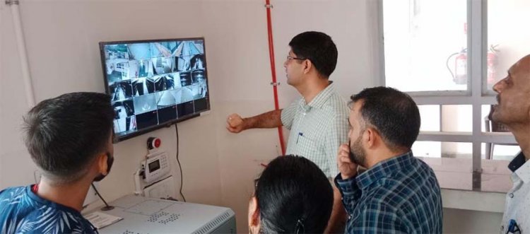 उपायुक्त राघव शर्मा ने ईवीएम वेयरहाउस का निरीक्षण किया