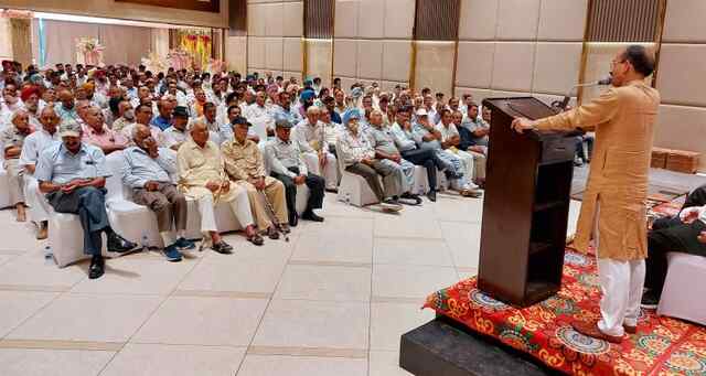 सतपाल सिंह सत्ती ने कारगिल योद्धाओं की अर्पित की श्रद्धांजलि