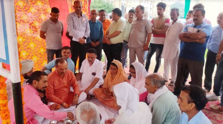 सतपाल सत्ती ने शैलजा विहार कॉलोनी में 18 लाख से बनने वाले रास्ते का किया भूमिपूजन