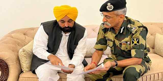 पंजाबः BSF के DG से मिले CM भगवंत मान, सीमा सुरक्षा को लेकर की चर्चा