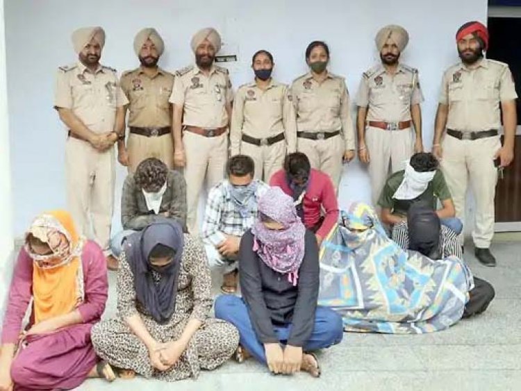 पंजाबः होटल में चल रहा था जिस्मफिरोशी का धंधा, 5 महिलाओं सहित 9 लोगों गिरफ्तार…. 