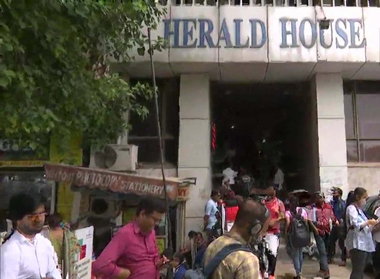 नेशनल हेराल्ड के दफ्तर सहित 12 ठिकानों पर ED की रेड