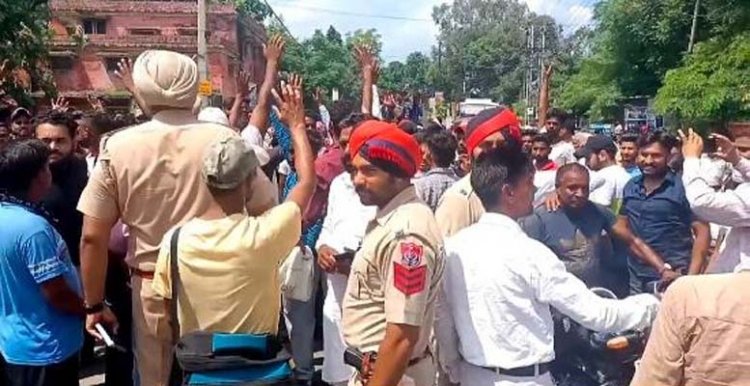 पंजाबः ईसाई समुदाय के लोगों ने घेरा थाना, माहौल तनावपूर्ण, जानें मामला