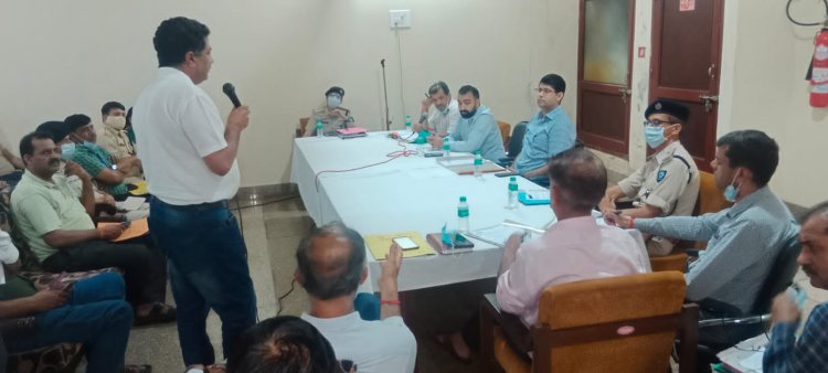 चिंतपूर्णी मेलाः डीसी ने पुलिस अधिकारियों व सैक्टर मैजिस्ट्रेट को दिए समन्वय के साथ कार्य करने के निर्देश