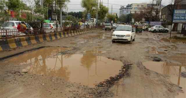 कांग्रेसियों ने स्मार्टसिटी का किया “बेड़ा गर्क”