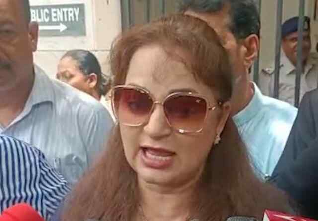 Miss Universe हरनाज कौर संधू के खिलाफ एक्ट्रेस उपासना सिंह किया केस दायर, देखें वीडियो