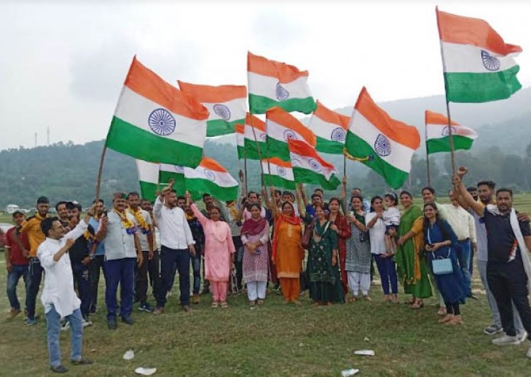 जिला सचिव अनिल मनकोटिया की अगुवाई में निकली तिरंगा बदलाव यात्रा
