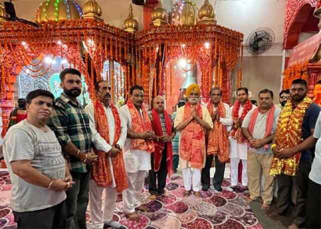 सावन के आखिरी सोमवार को शिव मन्दिर पक्का बाग में नतमस्तक हुए जोगिन्द्र सिंह मान