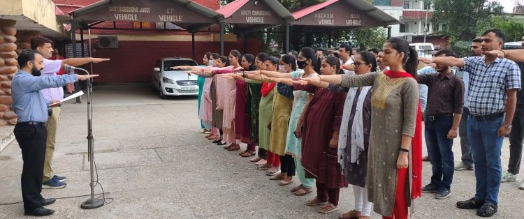 सद्भावना दिवस पर एडीसी ने कर्मचारियों को दिलाई भाईचारे की शपथ